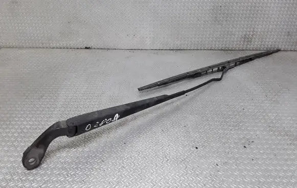 Chrysler Voyager Windshield/front glass wiper blade 4717364B