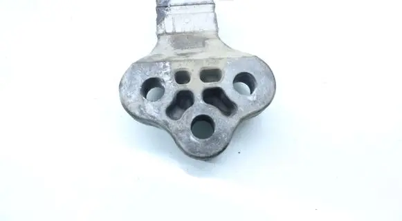 Jeep Cherokee Engine mounting bracket