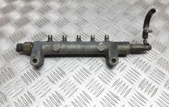 Nissan X-Trail T30 Fuel main line pipe 6070
