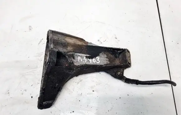 Volkswagen PASSAT B5.5 Engine mounting bracket 8D0199308AB