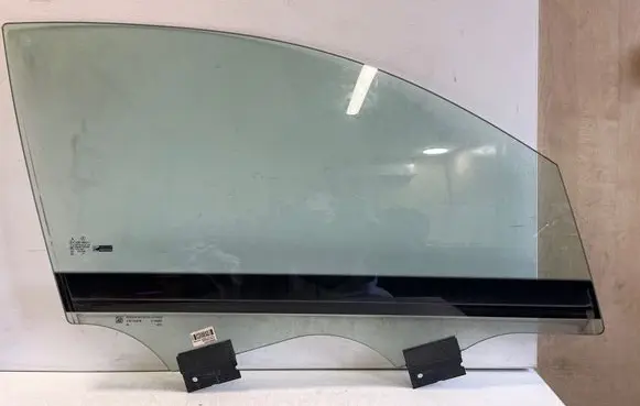 Mercedes-Benz EQC Front door window glass four-door A2037250400