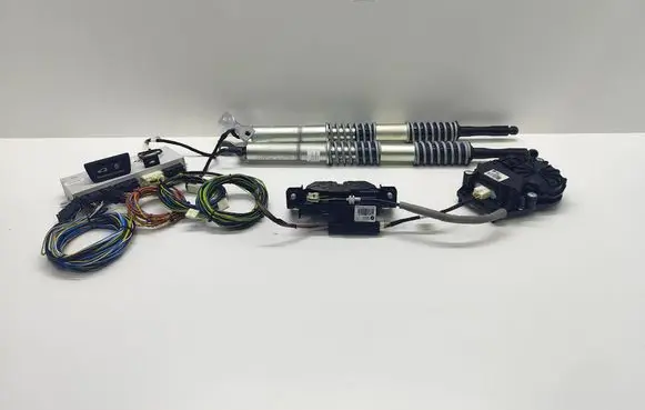 BMW 5 F10 F11 Tailgate hydraulic set 7333928 61357333928 7207015