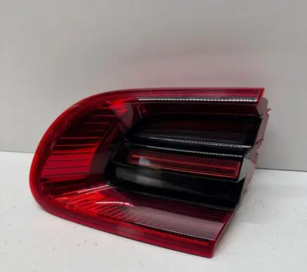 Tailgate rear/tail lights