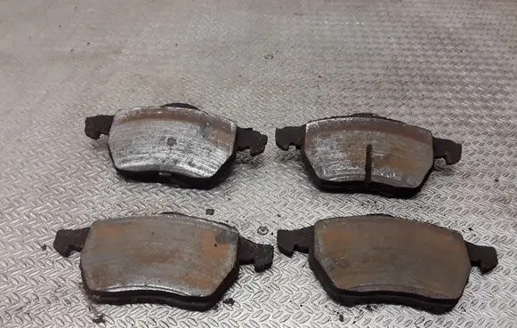 Audi A6 S6 C4 4A Brake pads (front)