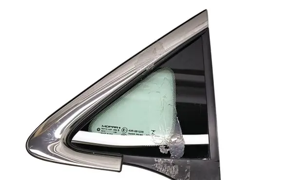 Chrysler Pacifica Front triangle window/glass 43R001229 68227745AE