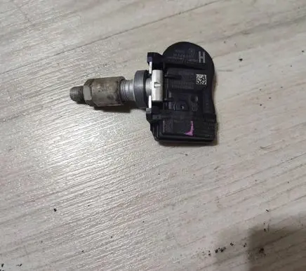Jaguar F-Pace Tire pressure sensor GX631A159AA J38AA