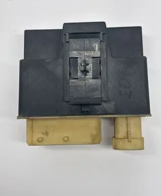 Citroen C5 Glow plug pre-heat relay 87635E