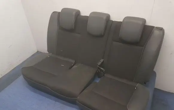 Renault Clio III Second row seats 
