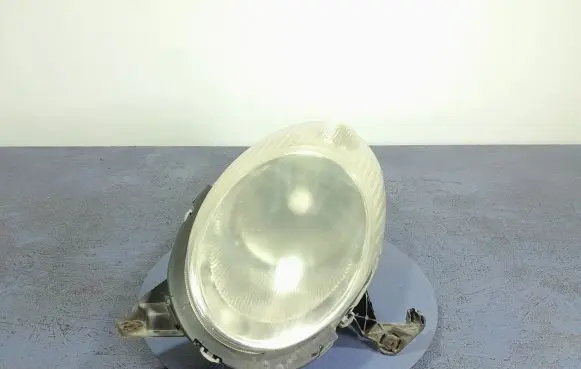 Nissan Micra Headlight/headlamp 26060BC500