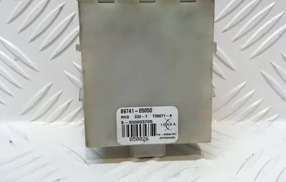 Toyota Avensis T250 Door control unit/module 8974105050