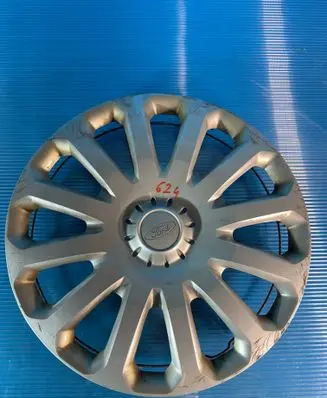 Ford Fiesta R15 wheel hub/cap/trim 8V211130JB