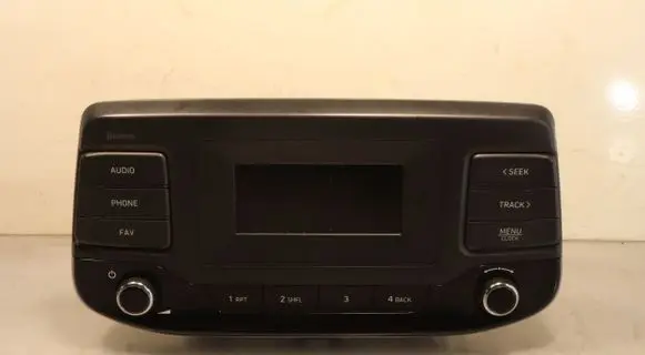 Hyundai i30 Radio/GPS head unit trim 