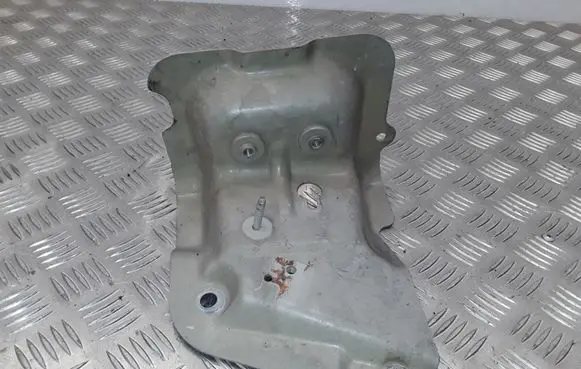 Chevrolet Captiva Other engine bay part