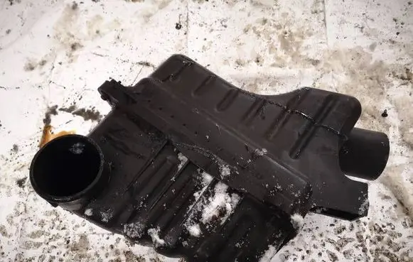 Chevrolet Captiva Air filter box 
