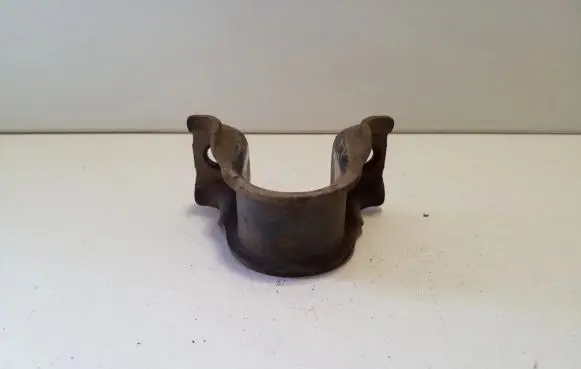 Lexus RX 330 - 350 - 400H Sway bar bush bracket, front 