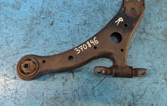 Toyota Camry Front lower control arm/wishbone 4806806150