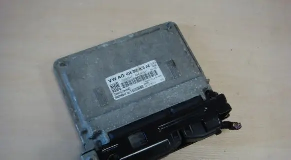 Volkswagen Golf VI Engine control unit/module 03L906023A 03L906023AE