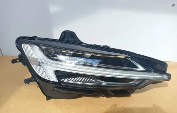 Volvo S90, V90 Headlight/headlamp 32314149
