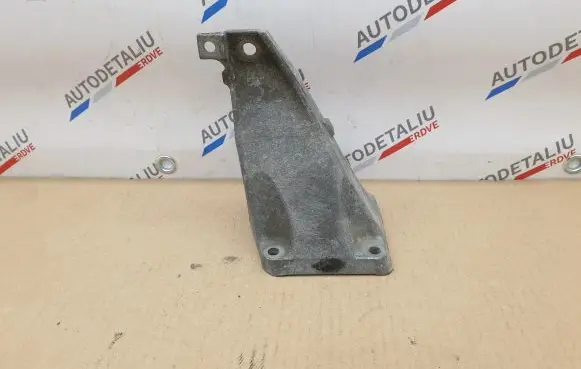 BMW 5 E34 Engine mounting bracket 1141866 11811141866