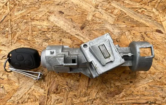 Ford Focus Ignition lock 3M513F880AC