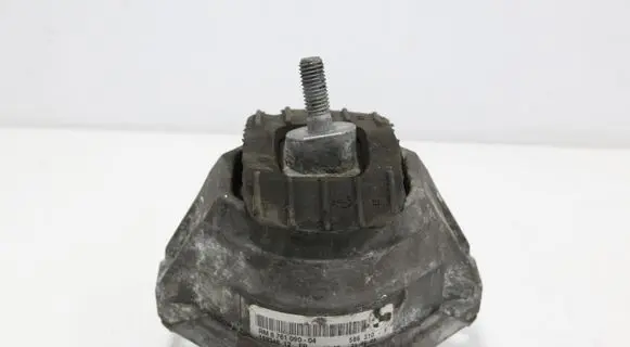BMW 5 E60 E61 Engine mount bracket RM676109004 15934612FR 586310F