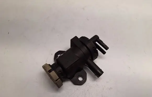 BMW 4 F32 F33 Valve vacuum 8509323 11658509323 11657811814