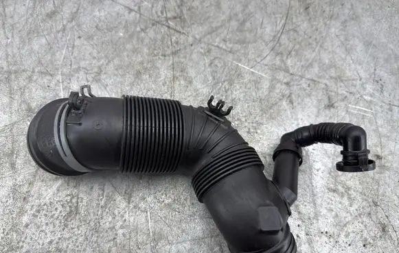 Volkswagen PASSAT B6 Air intake hose/pipe 3C0129654P 44619760