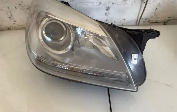 Mercedes-Benz SLK R172 Headlight/headlamp A1728204061 1251820 704120000