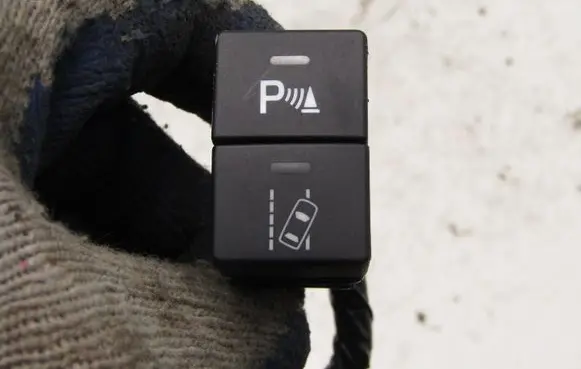 Honda HR-V Parking (PDC) sensor switch M51686