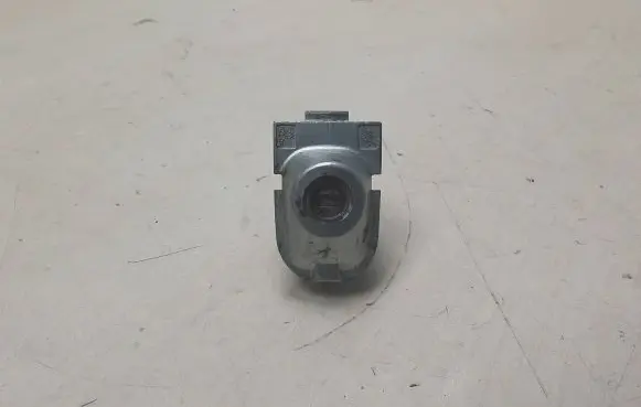 Volvo V50 Front door lock (next to the handle) 8679168
