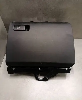 Glove box