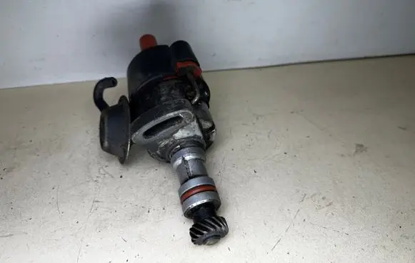 Mercedes-Benz E W124 Spark distributor 0031583101 0237002105 ZV0036