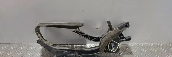 Mercedes-Benz E W211 Accelerator throttle pedal A2113000404