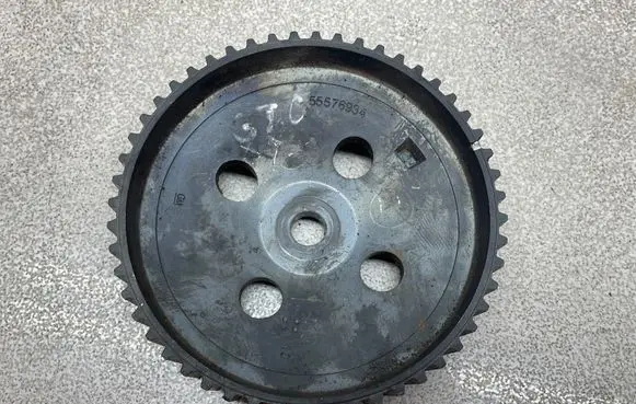 Opel Astra J Crankshaft pulley 55576934