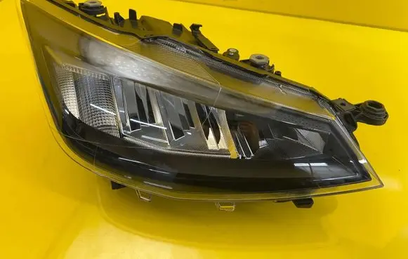 Seat Ibiza V (KJ) Headlight/headlamp 6F1941006F