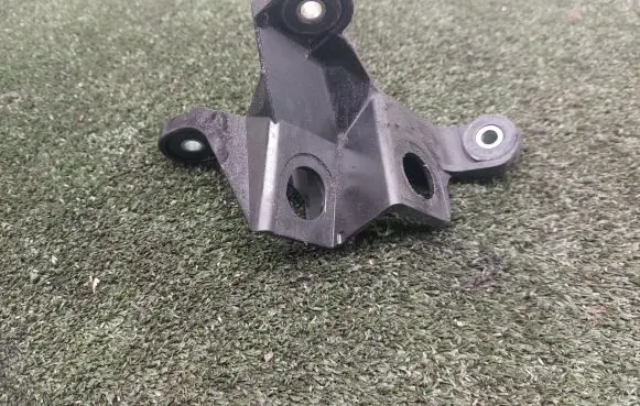 Volkswagen Golf V Gear shift cable bracket 1K0711789H
