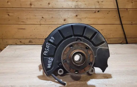 Volkswagen PASSAT B7 Front wheel hub