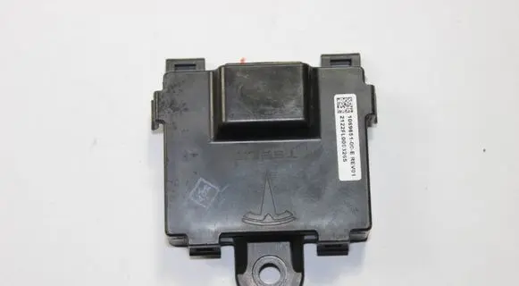 Tesla Model S Door control unit/module 106965100E 2122FL0003265
