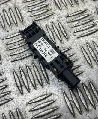 Chrysler 300 - 300C Airbag deployment crash/impact sensor 04671779AC 180906 2399303223