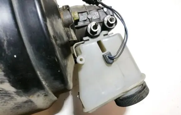 Mazda Xedos 6 Master brake cylinder