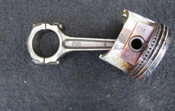 Honda Prelude Piston with connecting rod
