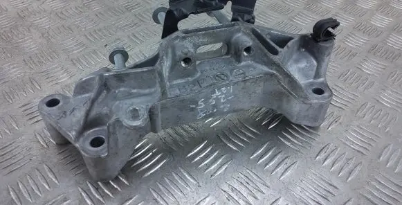 Peugeot 208 Engine mounting bracket 9813582980 9813273480