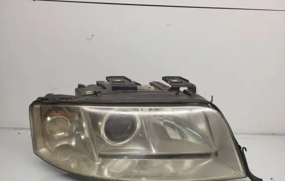 Audi A6 S6 C5 4B Headlight/headlamp 15592400