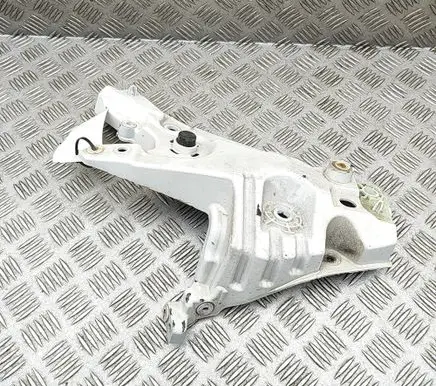 Volvo V60 Fender mounting bracket 32288930