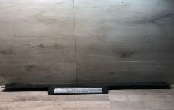 Mercedes-Benz R W251 Front sill trim cover A2516800035