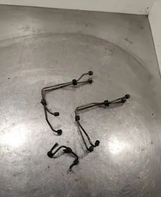Fuel injector supply line/pipe