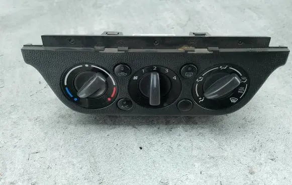 Suzuki Swift I Climate control/heater control trim 