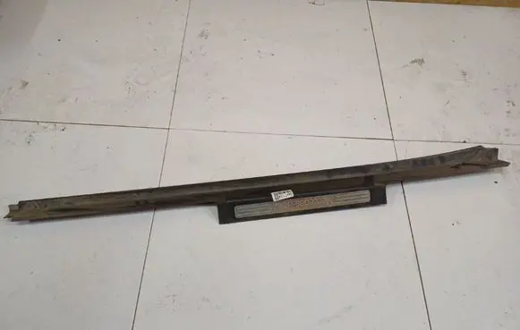 Front sill trim cover