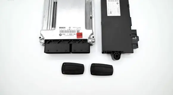 BMW 5 E60 E61 Engine ECU kit and lock set 7809941 13617809941 0281015130