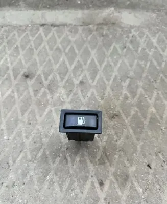 Toyota Avensis T250 Fuel tank opening switch 156795